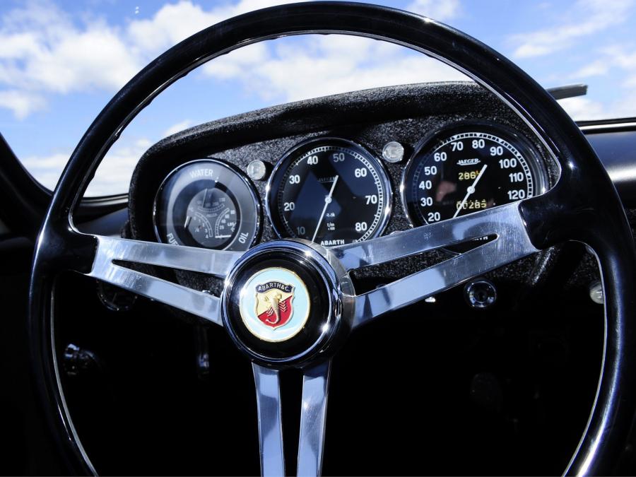 Панель приборов Fiat Abarth 1000 GT Bialbero 1961 года  (фото 15 из 36)